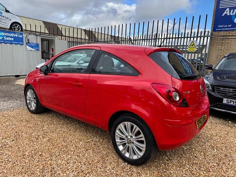 Używany Vauxhall Corsa 2013 Czerwony Hatchback