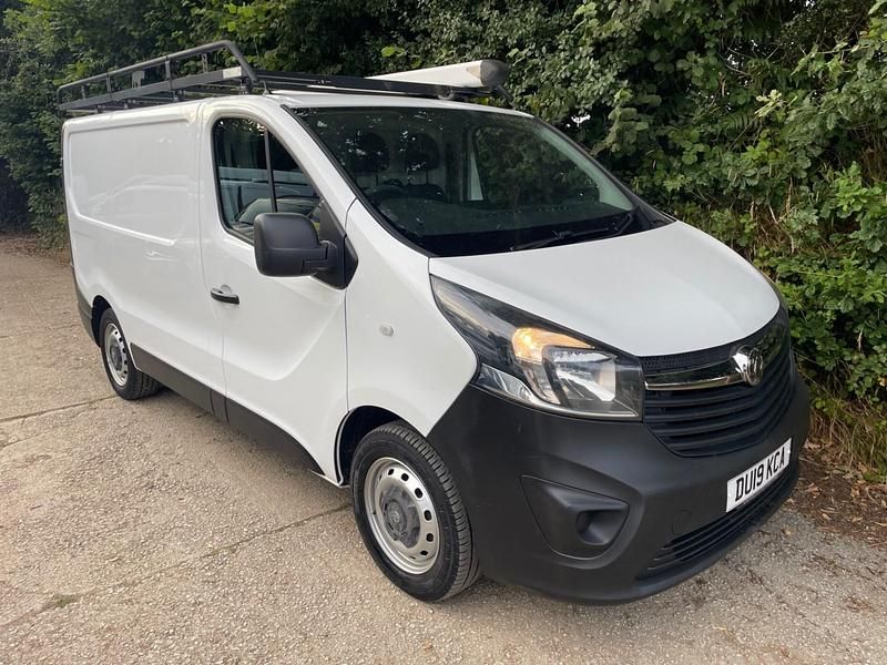 Used Vauxhall Vivaro 120 HP (88 kW) 2019 White MPV