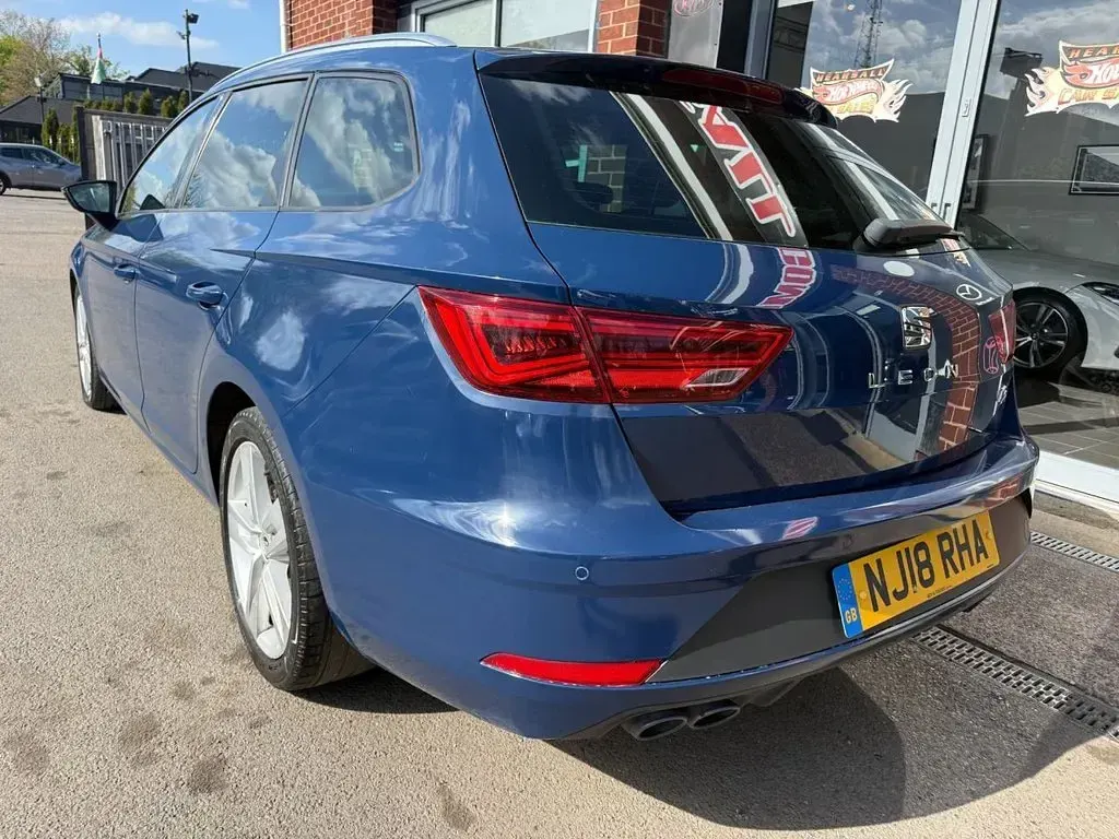 Used Seat Leon ST FR 150 HP (110 kW) 2018 Blue Estate