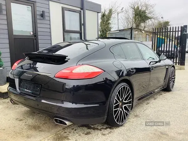 Usado Porsche Panamera 250 HP (183 kW) 2012 Preto Citadino