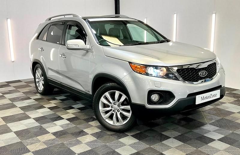 Silver Used 2011 Kia Sorento SUV | £3,500 (Fair price) - Image 1/3