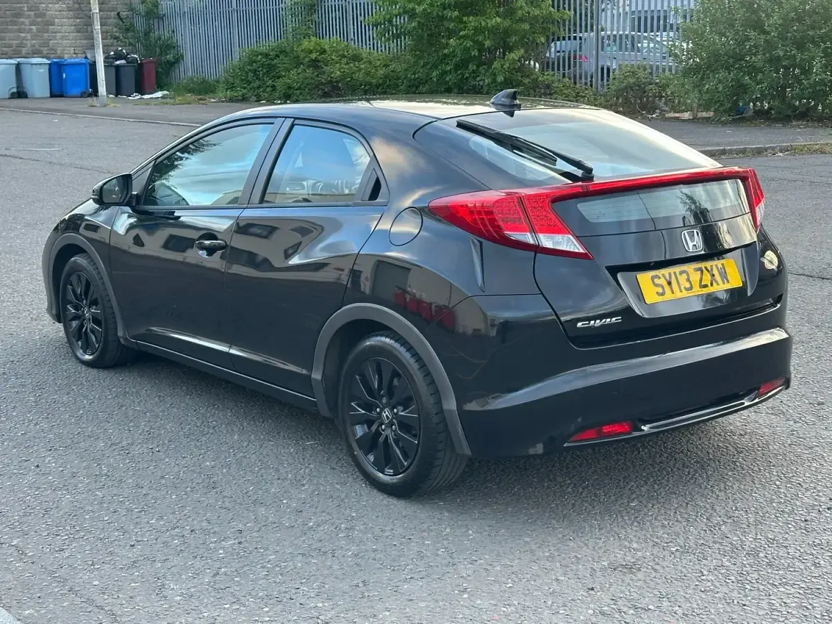 Used Honda Civic ES 120 HP (88 kW) 2013 Black Hatchback