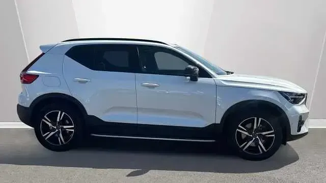 Used Volvo XC40 Plus 161 HP (118 kW) 2024 White SUV