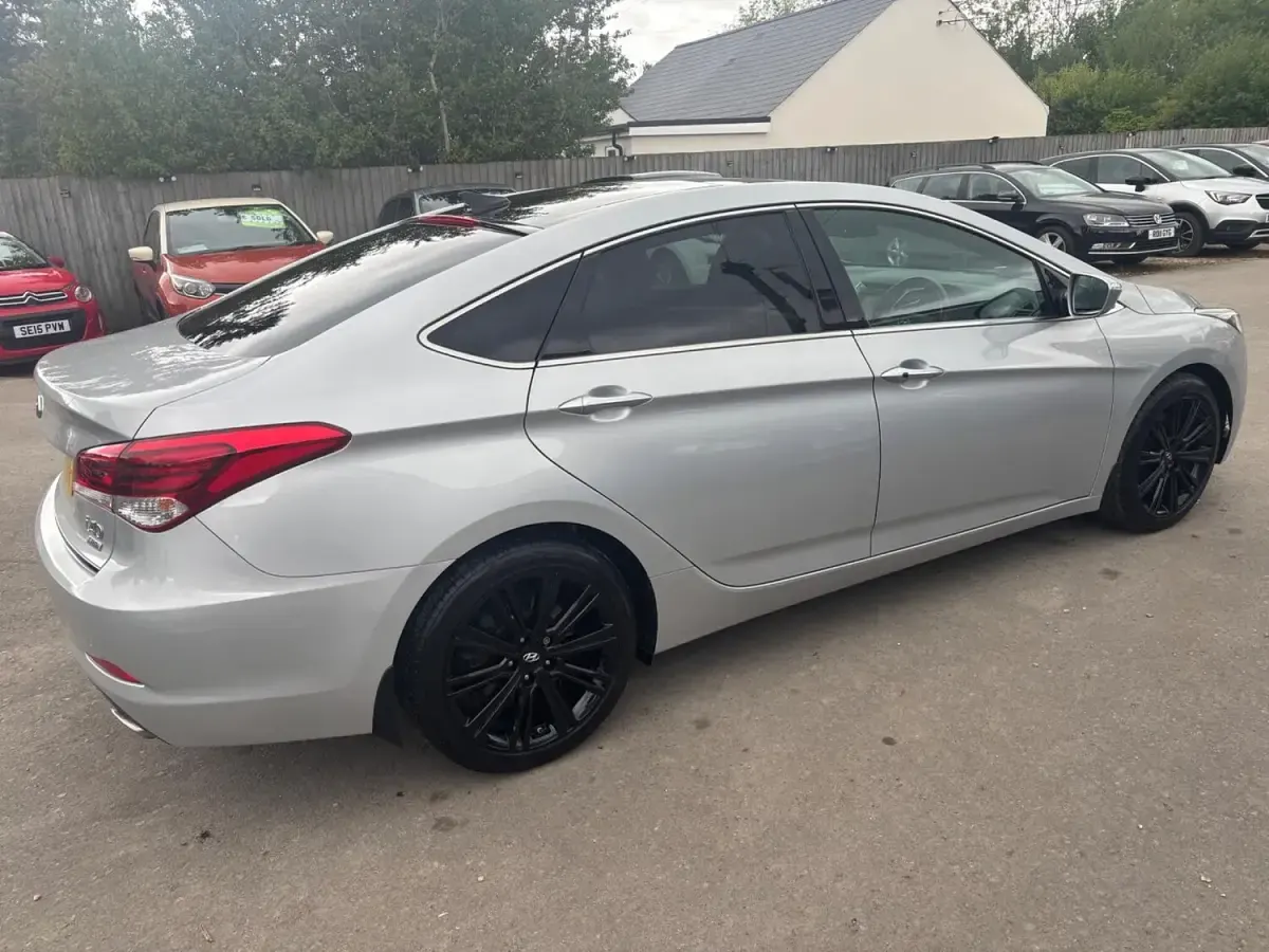 Used Hyundai i40 Premium 141 HP (103 kW) 2015 Silver Sedan