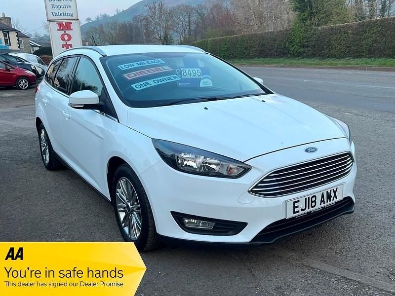 Used Ford Focus Zetec 120 HP (88 kW) 2018 White Estate