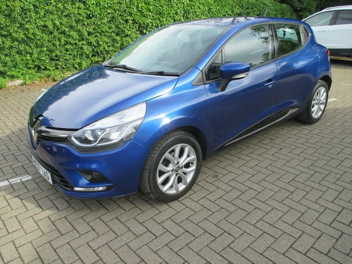 Used Renault Clio Dynamique 120 HP (88 kW) 2017 Blue Hatchback
