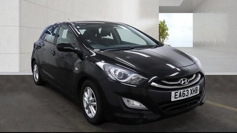 Used Hyundai i30 Active 100 HP (73 kW) 2013 Black Hatchback
