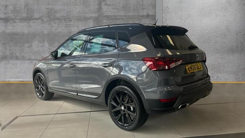 Begagnad Seat Arona Black Edition 115 HK (84 kW) 2025 Vit SUV