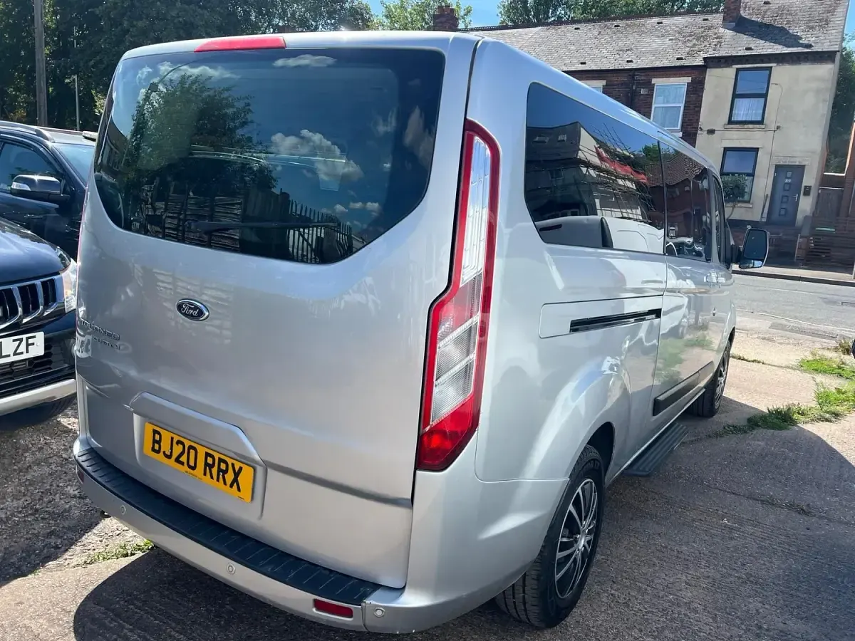 Used Ford Tourneo Custom 105 HP (77 kW) 2020 Silver Van