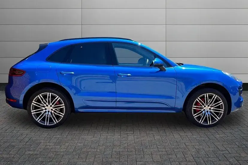 Used Porsche Macan Turbo 394 HP (289 kW) 2015 Sapphire blue SUV