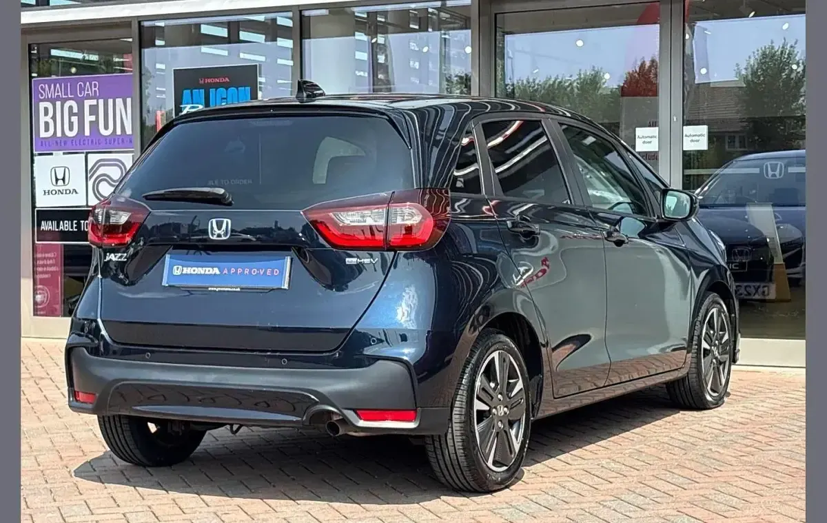 Used Honda Jazz Advance 122 HP (89 kW) 2023 Midnight blue beam Hatchback