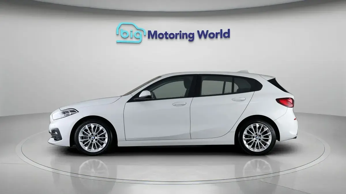 Used BMW 118 136 HP (100 kW) 2024 White Hatchback