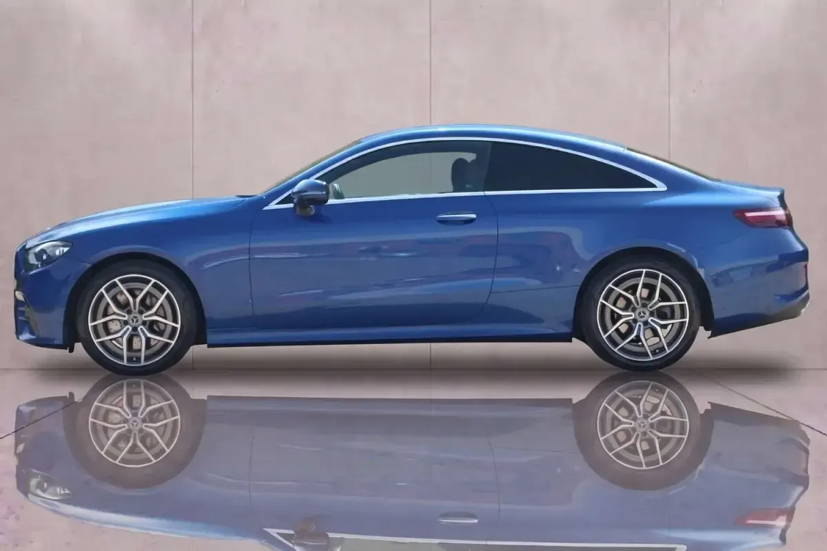 Used Mercedes E300 AMG Line Premium 258 HP (189 kW) 2023 Blue Coupe