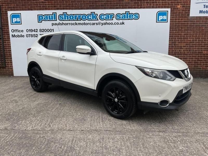 Used Nissan Qashqai Acenta Premium 2014 White SUV