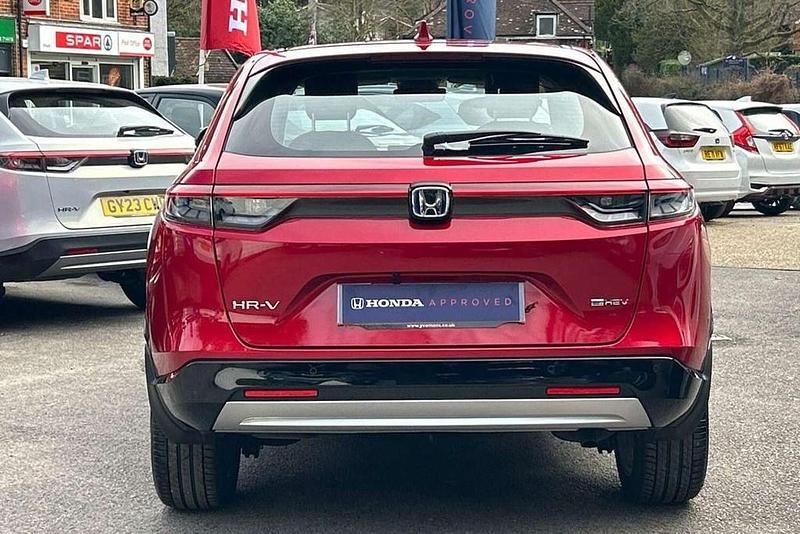 Used Honda HR-V Advance 131 HP (96 kW) 2024 Crystal red SUV