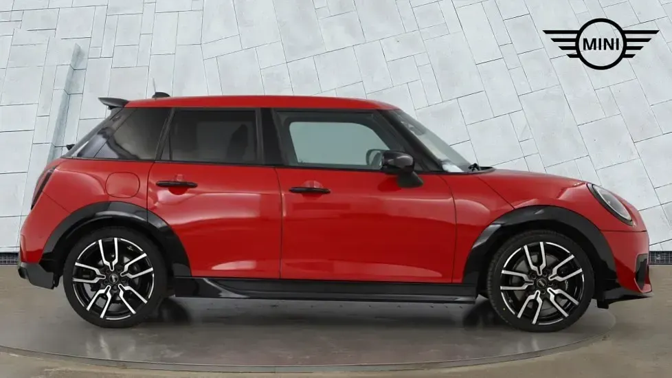 Used Mini Cooper Hatch 113 kW (154 HP) 2025 Red Hatchback