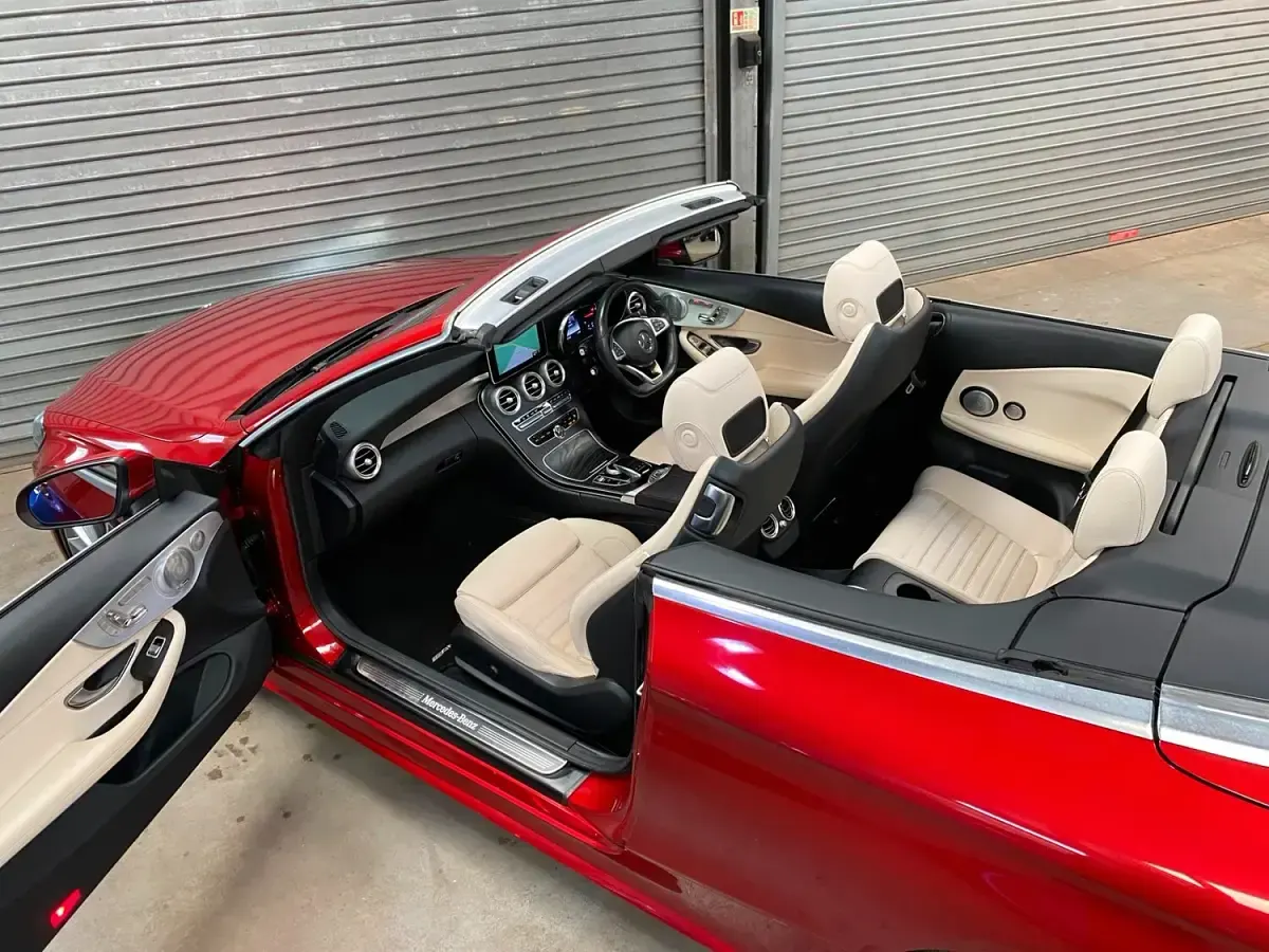 Used Mercedes C220 AMG Line Premium Plus 175 HP (128 kW) 2017 Red Cabriolet