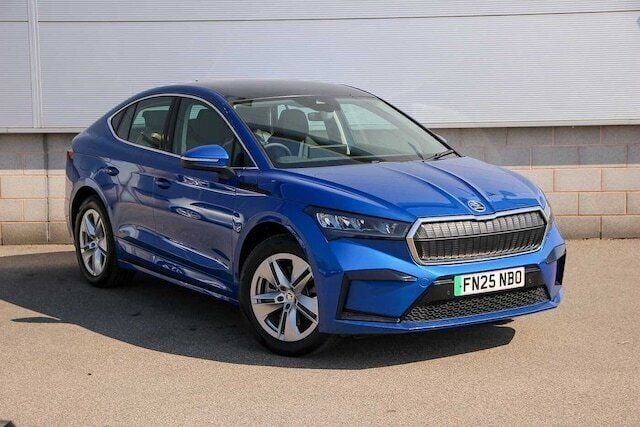 Race blue metallic New 2025 Skoda Enyaq iV SUV | £31,990 (Fair price) - Image 1/4