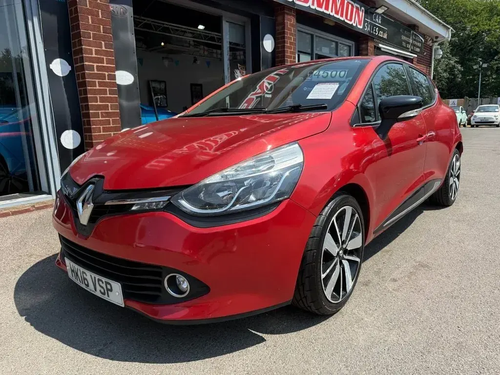 Used Renault Clio Dynamique 90 HP (66 kW) 2016 Red Hatchback