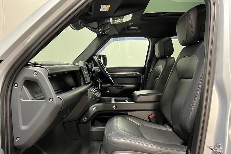 Used Land Rover Defender HSE Dynamic 245 HP (180 kW) 2023 Silver SUV