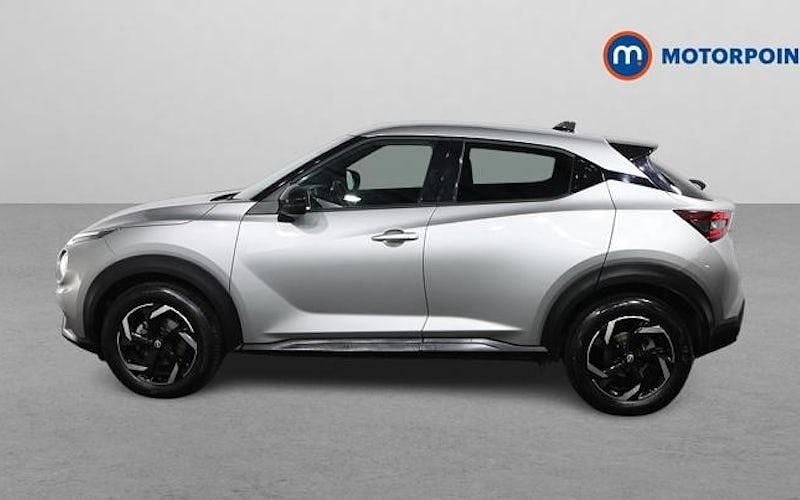 Used Nissan Juke N-Connecta 114 HP (83 kW) 2022 Silver SUV