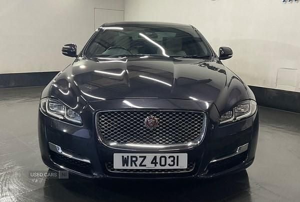Usado Jaguar XJ Portfolio 300 HP (220 kW) 2016 Preto Sedan