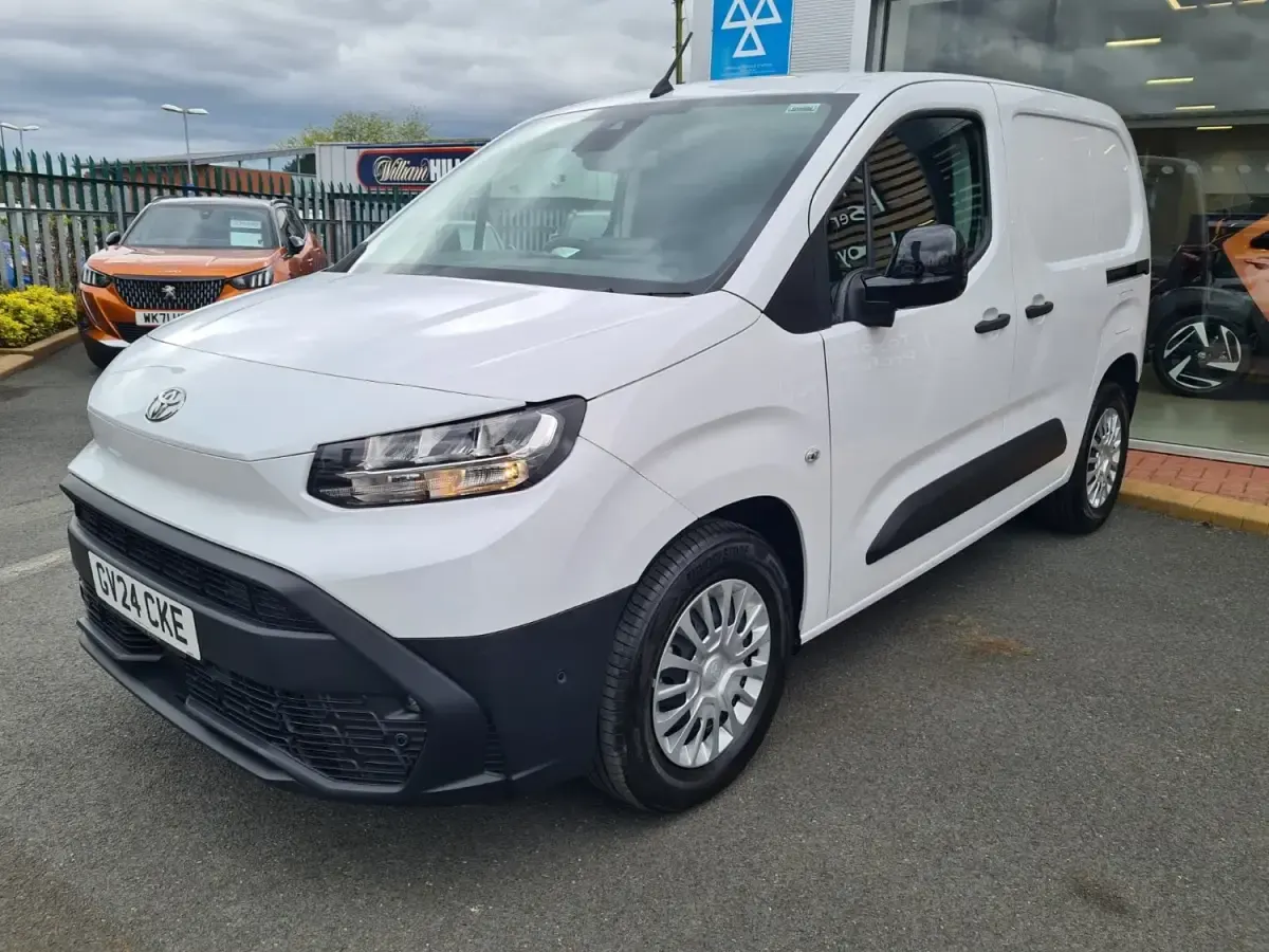 Occasion Toyota Proace 11 kW (15 ch) 2024 Blanc Monospace