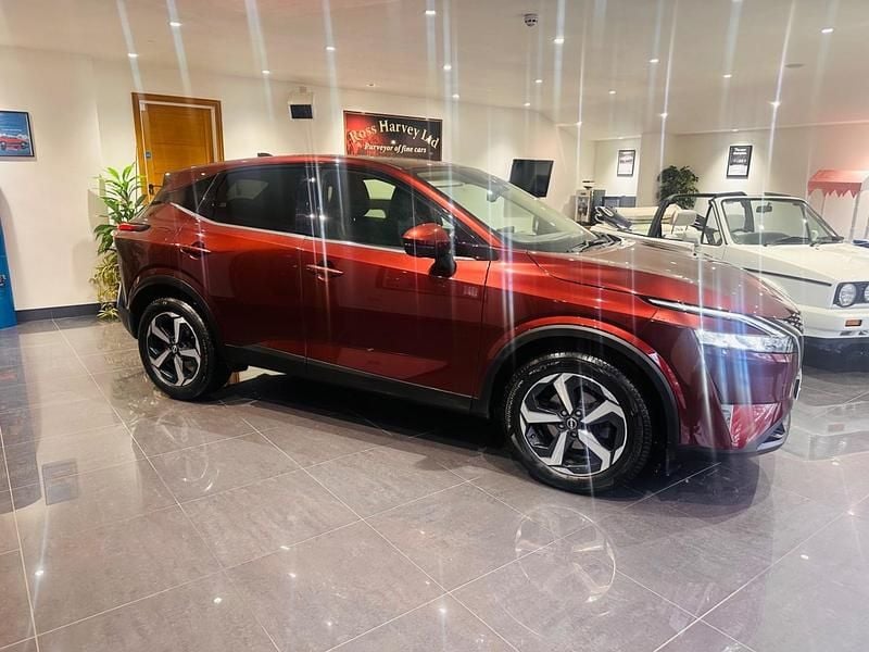 Red Used 2023 Nissan Qashqai N-Connecta SUV | £16,290 (Good price) - Image 1/4