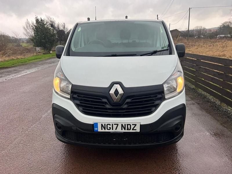 Begagnad Renault Trafic Business 2017 Vit Minibuss