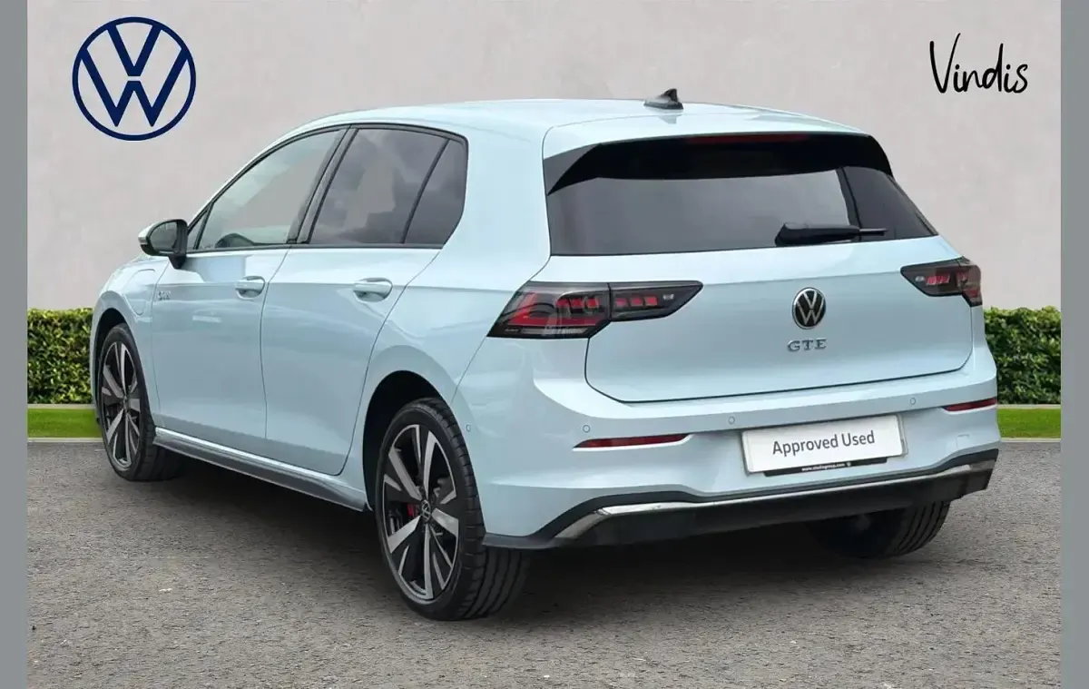 Used VW Golf VIII GTE 272 HP (200 kW) 2025 Blue Hatchback