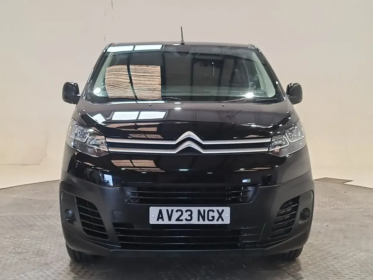 Used Citroën Dispatch 145 HP (106 kW) 2023 Black MPV