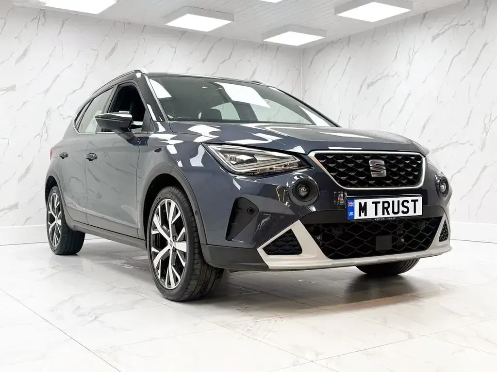 Used Seat Arona Xperience Lux 110 HP (80 kW) 2022 Grey SUV