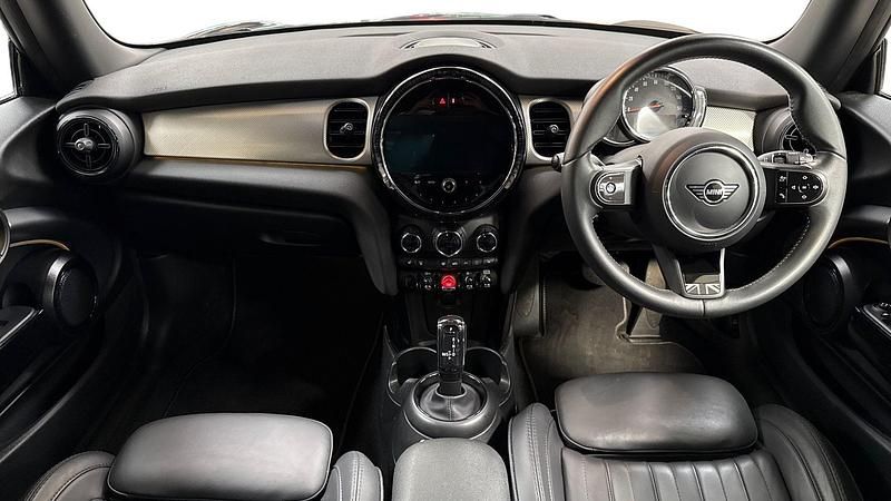 Used Mini Cooper Exclusive 134 HP (98 kW) 2023 Black Hatchback