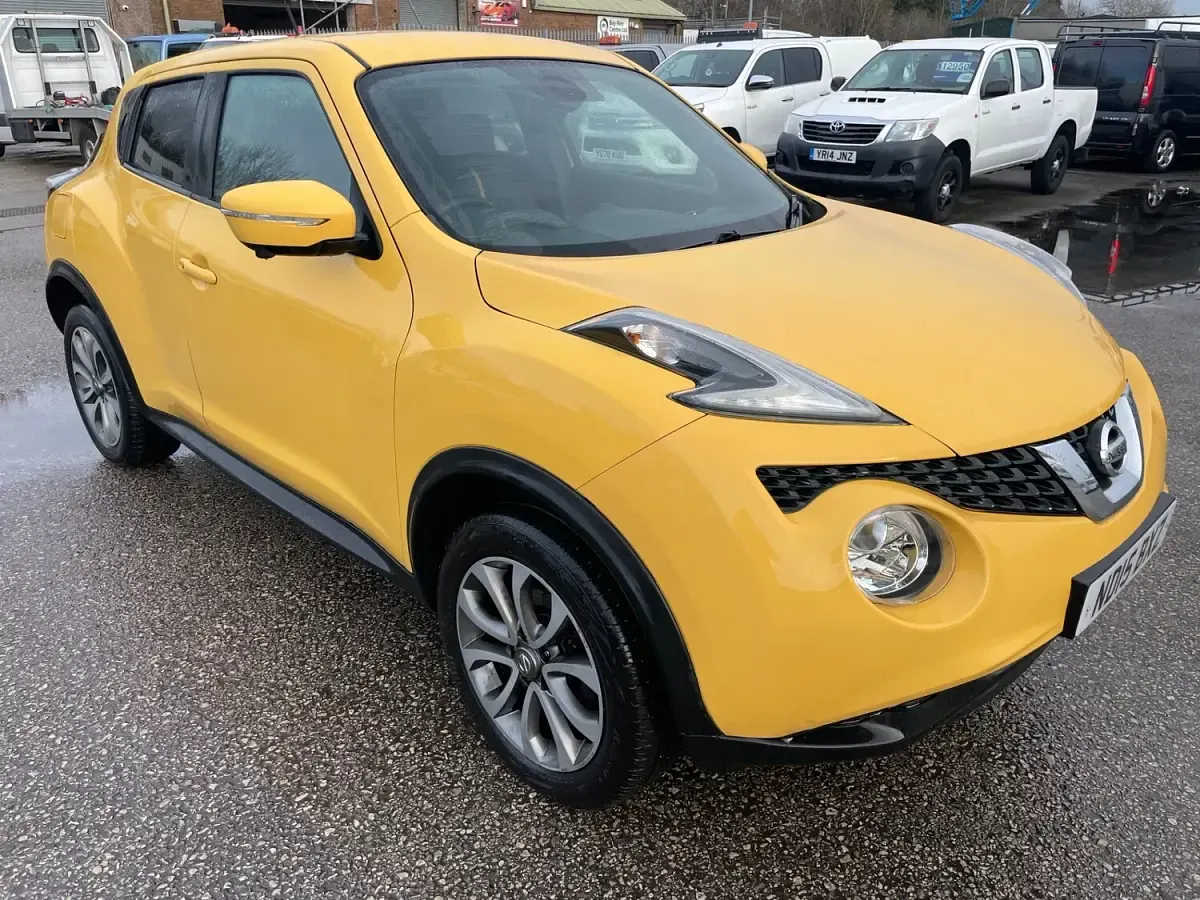 Used Nissan Juke Tekna 2015 Yellow SUV