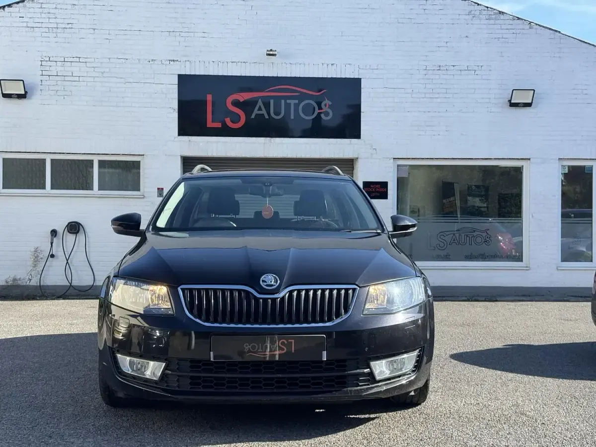 Used Skoda Octavia Elegance 2014 Black Estate