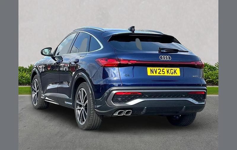 Used Audi Q5 Sportback Advanced 200 HP (147 kW) 2025 Blue SUV