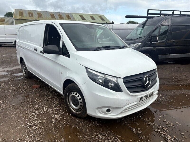 White Used 2020 Mercedes Vito Progressive MPV | £6,295 (Good price) - Image 1/4