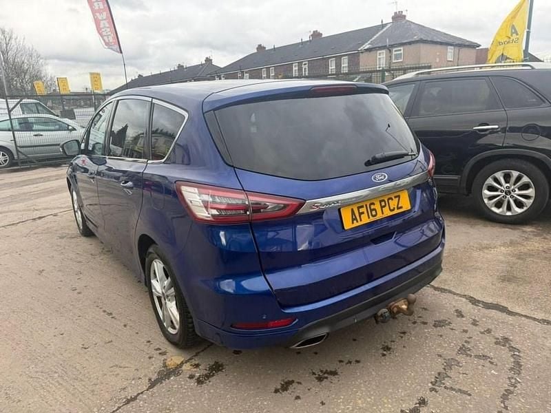 Used Ford S-MAX Titanium 180 HP (132 kW) 2016 Blue MPV