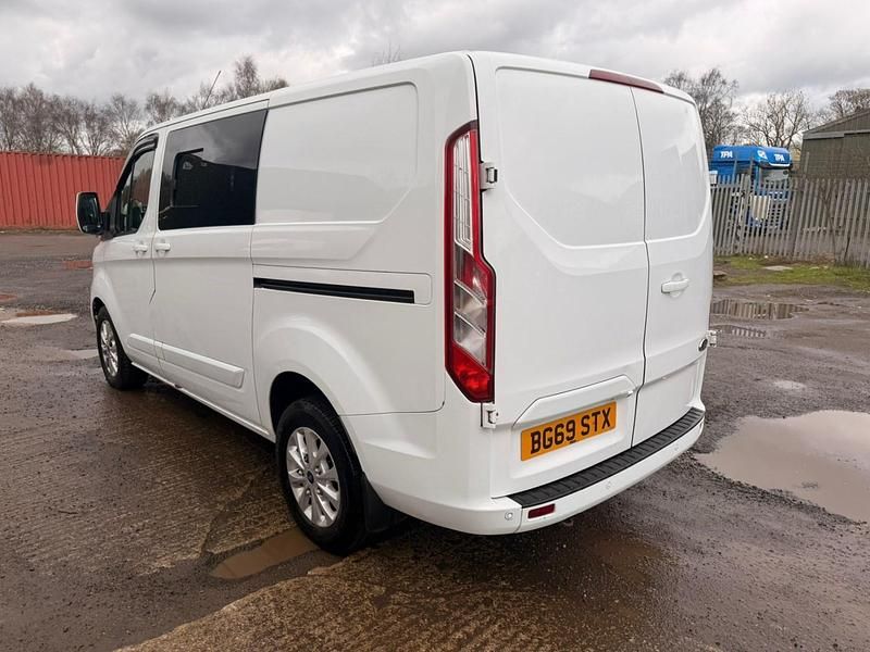 Used Ford Transit Custom Limited 130 HP (95 kW) 2020 White Van