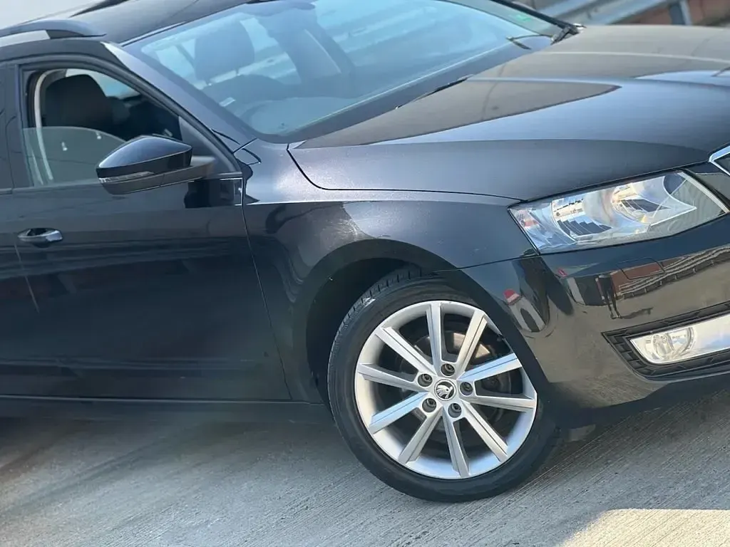 Gebraucht Skoda Octavia Elegance 110 PS (80 kW) 2014 Schwarz Kombi