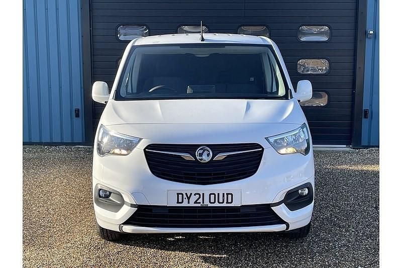 Used Vauxhall Combo Sportive 100 HP (73 kW) 2021 White Van