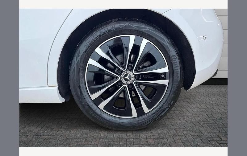 Used Mercedes A180 Executive 134 HP (98 kW) 2023 White Hatchback