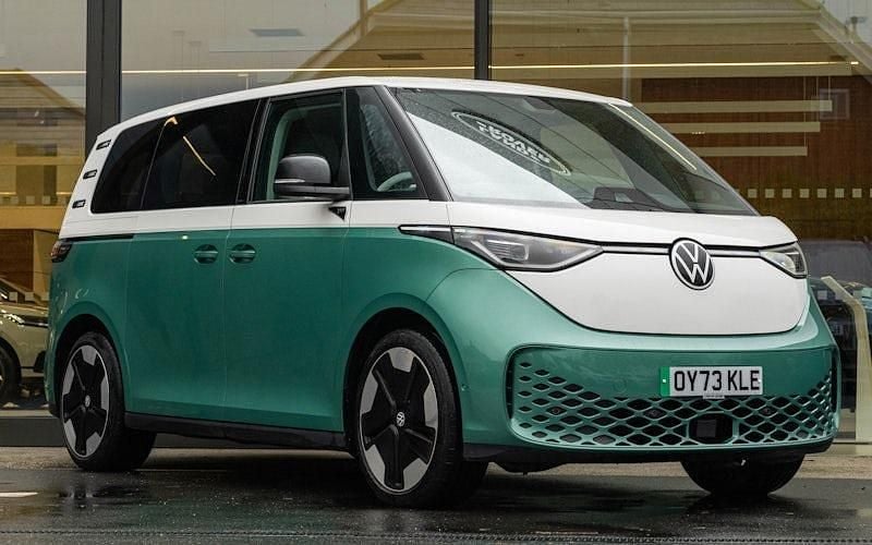 Used 2023 VW ID. Buzz Pro MPV | £39,495 - Image 1/4
