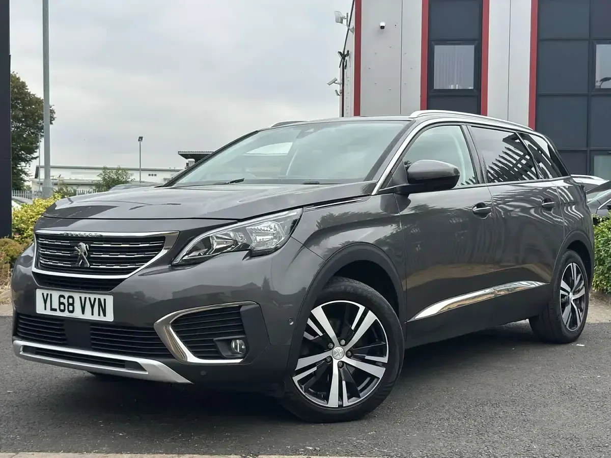 Used Peugeot 5008 Allure 130 HP (95 kW) 2019 Grey SUV