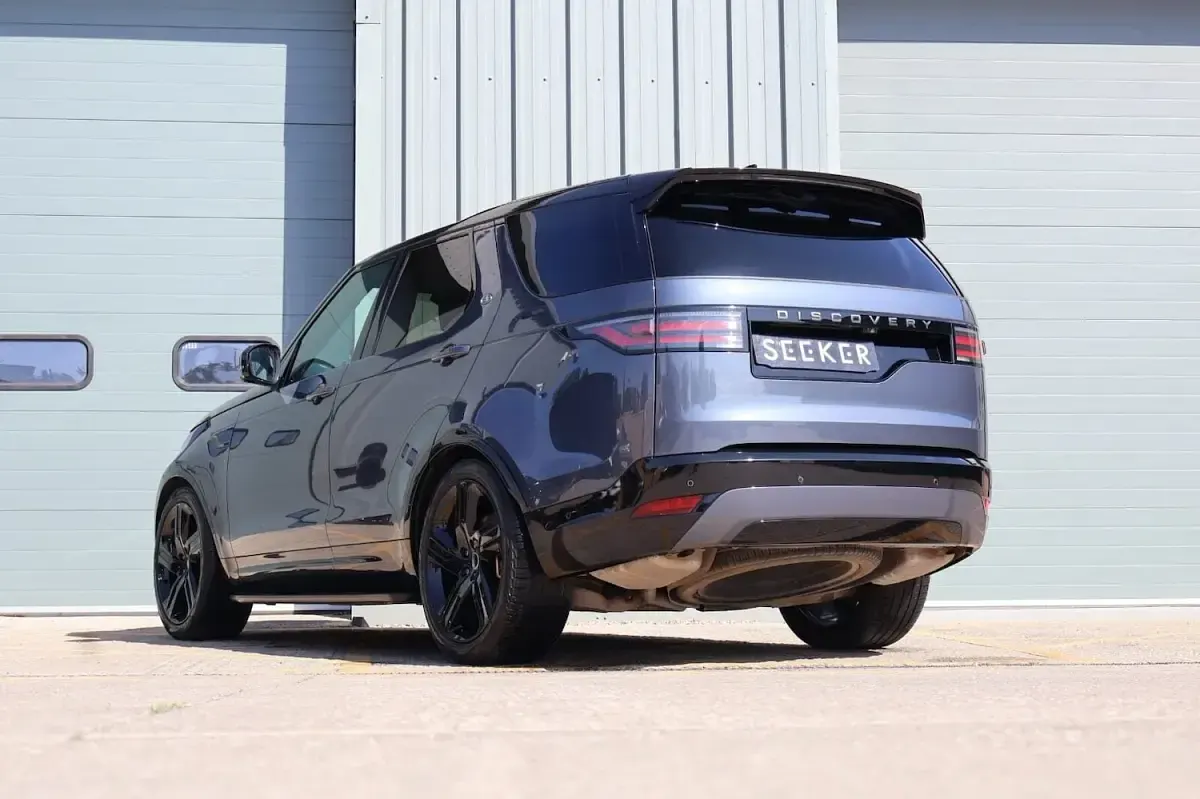 Used Land Rover Discovery HSE Dynamic 2023 Blue SUV