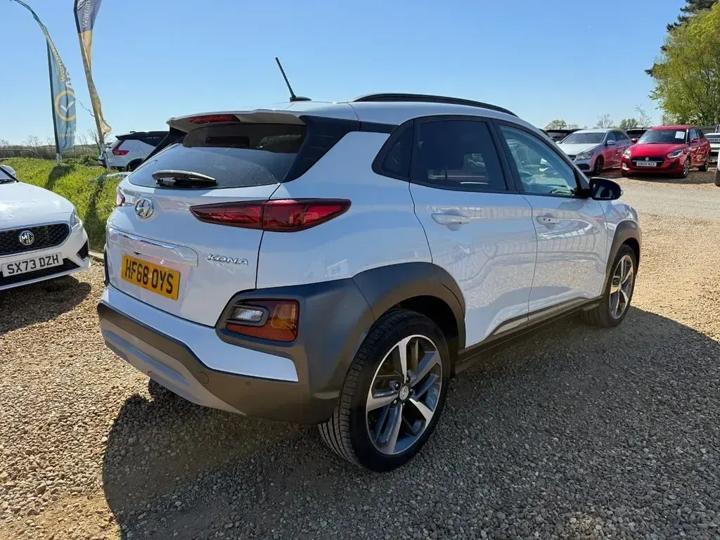 Used Hyundai Kona Premium 120 HP (88 kW) 2018 White SUV