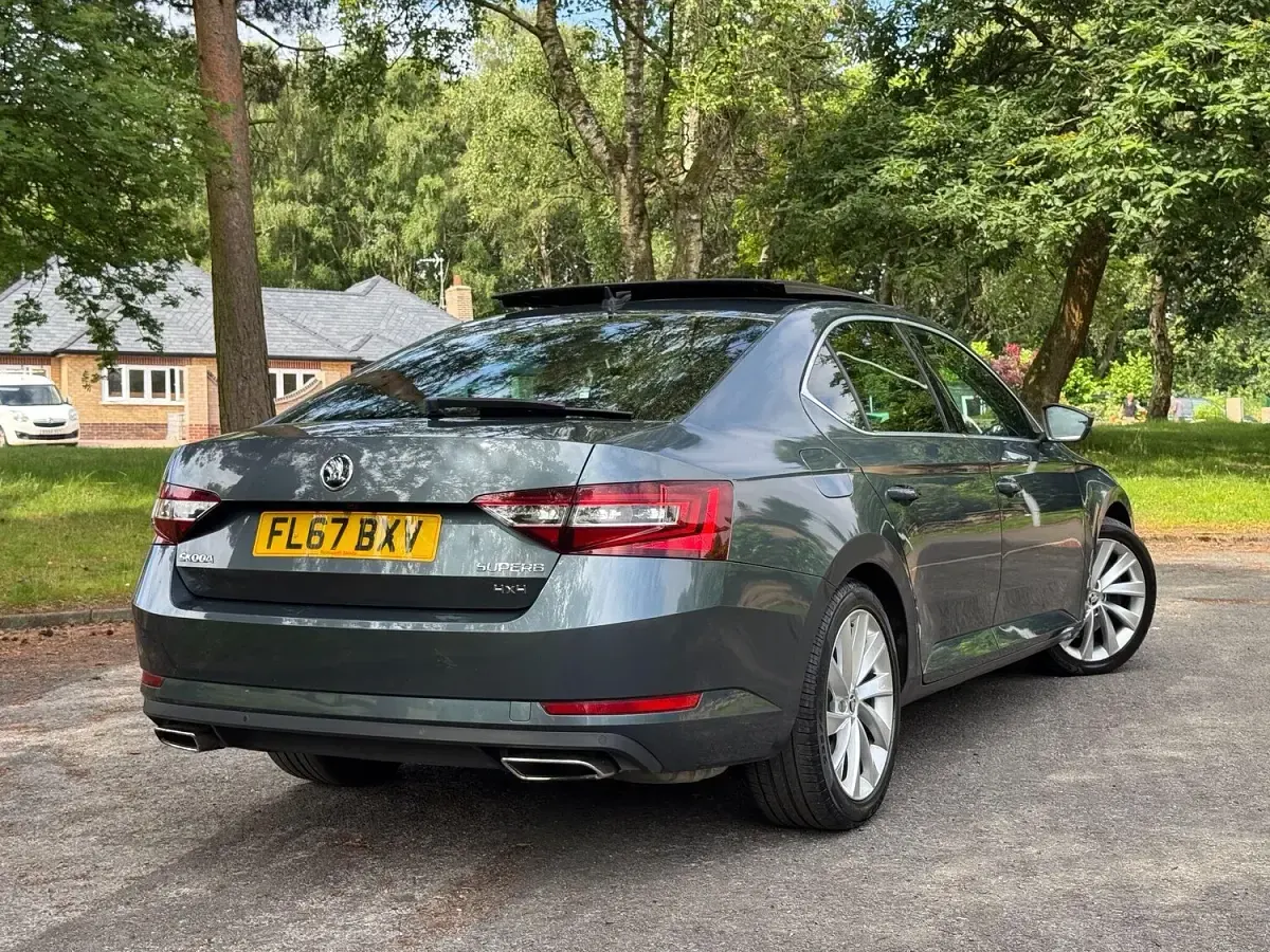 Used Skoda Superb LAURIN & KLEMENT 280 HP (205 kW) 2018 Grey Hatchback