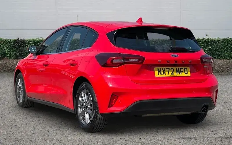 Used Ford Focus Titanium 155 HP (114 kW) 2023 Red Hatchback