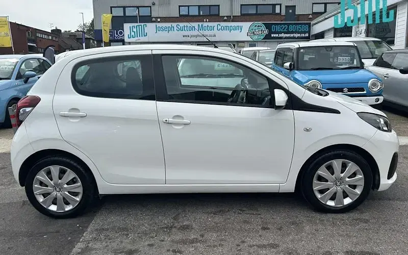 Used Peugeot 108 Active 68 HP (50 kW) 2015 White Hatchback