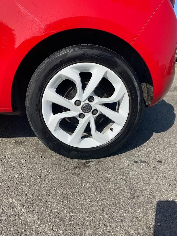 Used Vauxhall Corsa 75 HP (55 kW) 2015 Red Hatchback